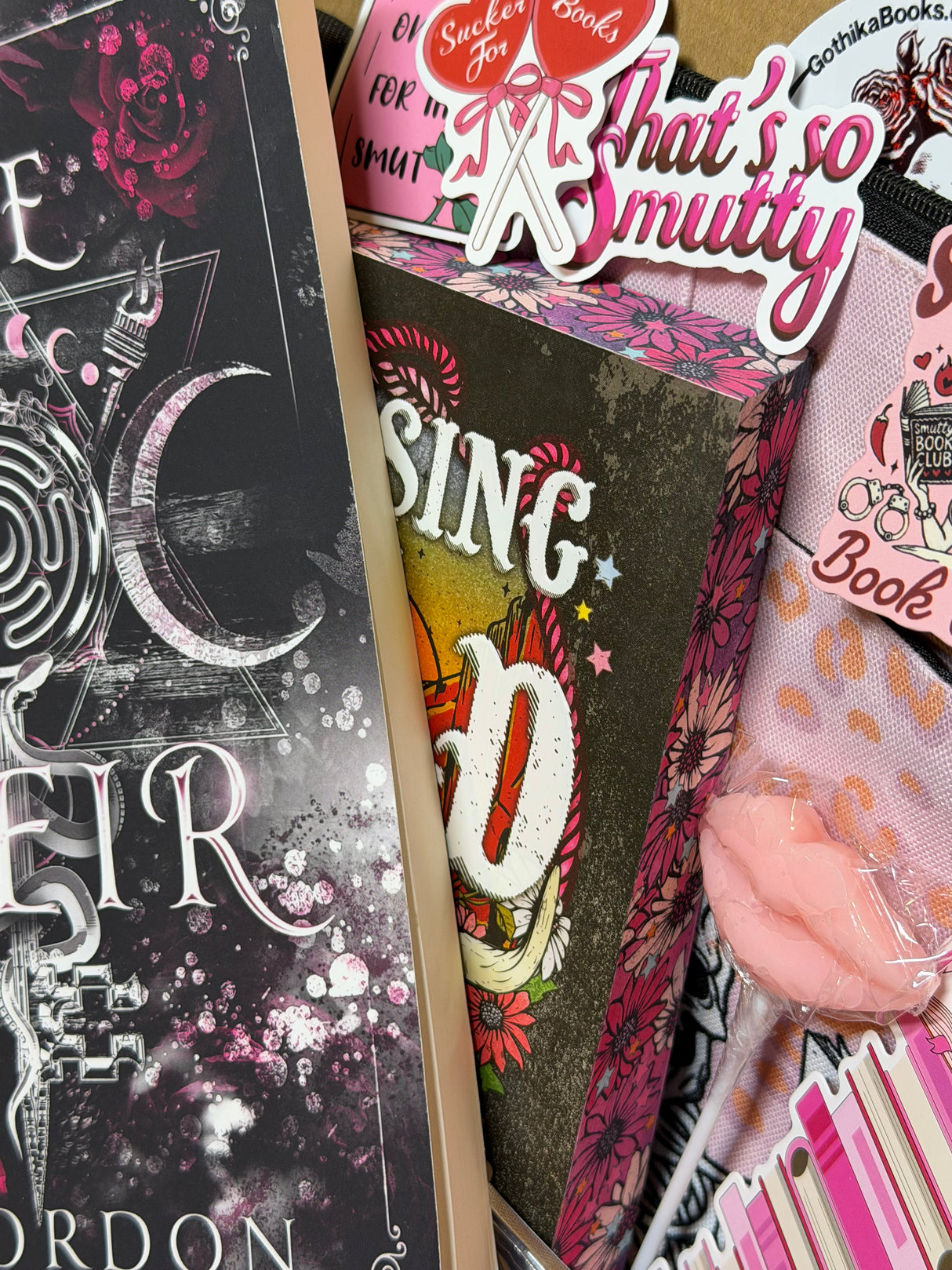 Special Edition Dark Romance Book Box - Sprayed Edges - Choose Your Theme - Dark Romance Crates